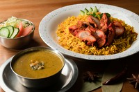 “インド風炊き込みご飯”に、タンドリーチキンをプラス『チキンビリヤニ』