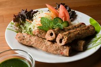 鶏肉や羊肉を使った、インド風串焼きソーセージ。鶏肉は4P、羊肉は2P・4Pでオーダー可能です。