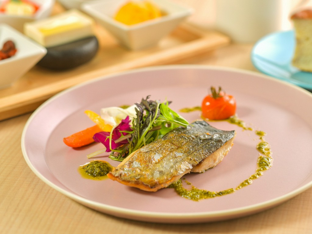 前菜をはじめ、季節の食材を取り入れたメニューたち