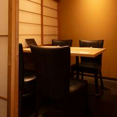 心を込めた接待や上質な会食を、和の趣き漂う個室にて