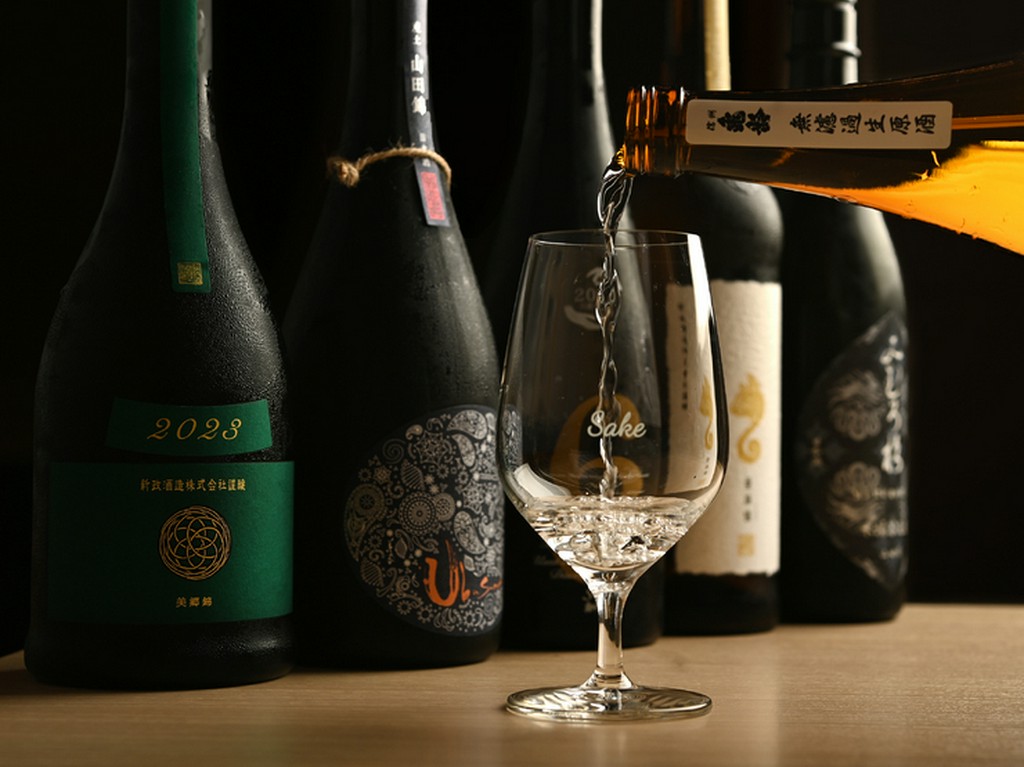 豊富なお酒が料理を引き立て、特別な夜をさらに素敵に演出