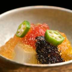 伝統的な和の枠にとらわれず、多彩な料理を楽しめる『おまかせコース』