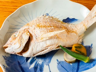 和を象徴する料理として追求した『鯛の浜焼き』