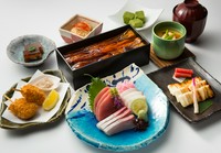 先付2種/お刺身/煮物/焼物/揚げ物/中箱(出汁付き)/デザート