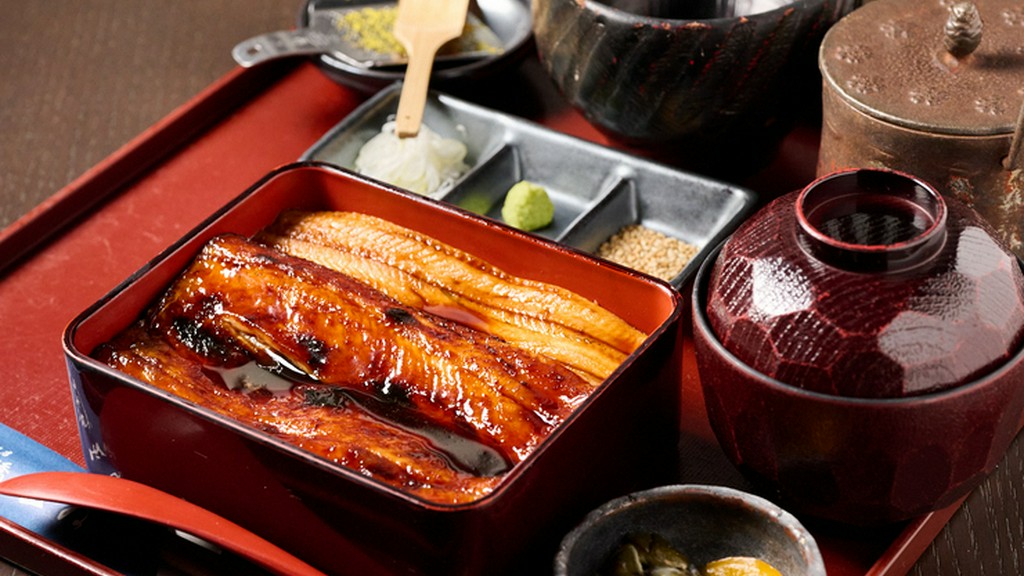 煮上げと焼き上げ、二つの香りと食感を味わう贅沢な『箱めし　中箱』