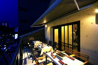 夜景が楽しめるテラス席も有。上質な黒毛和牛の焼肉が味わえる店