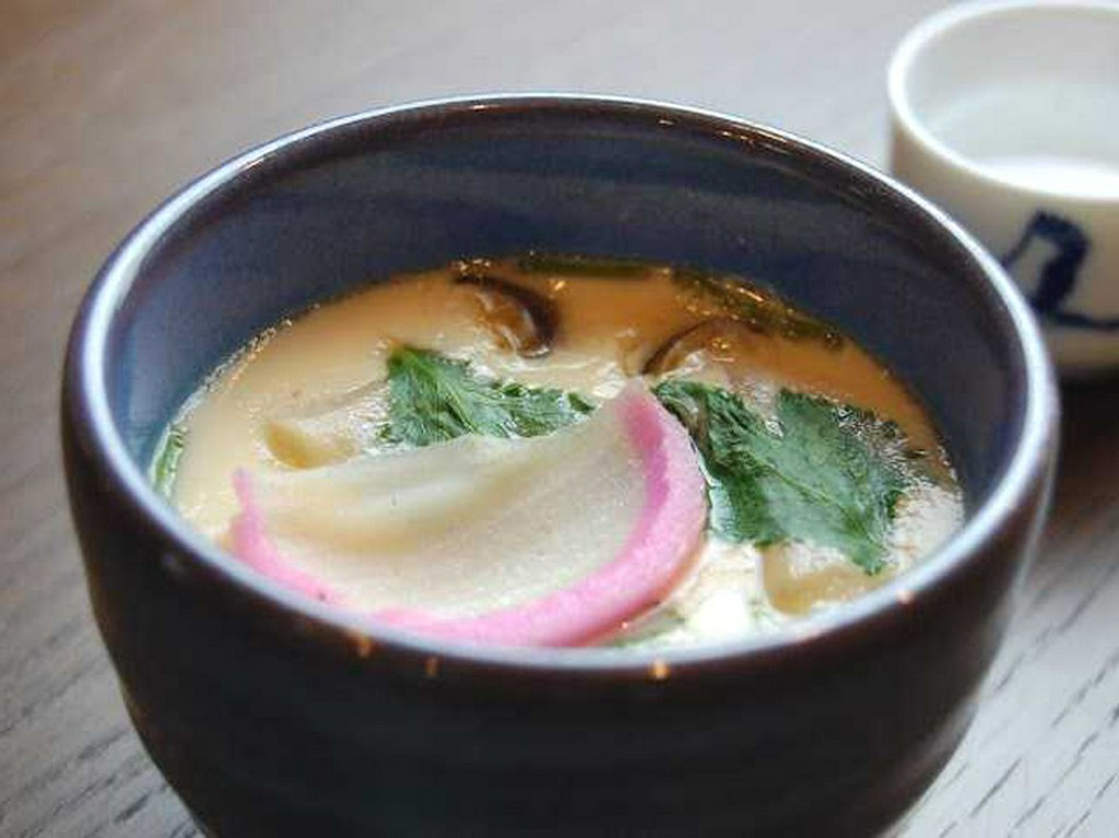 だしが利いた優しい味わい。箸休めにぴったりな『お出汁香る茶碗蒸し』