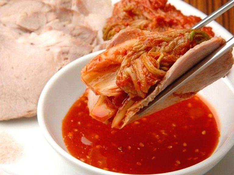 とろける食感が特徴『名物　ポッサム（蒸し豚）』