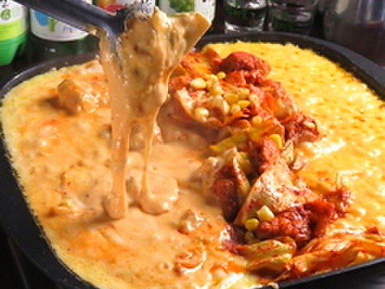チーズ好きには外せない『チーズタッカルビ　1鍋』
