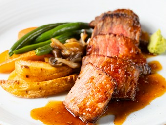 ワインと楽しみたい『鹿児島県産黒毛和牛ビーフステーキ』