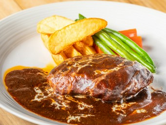 熟練の料理人が手掛ける『ハンバーグ』