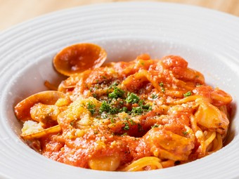 飽きのこないおいしさ『魚介のトマトソースパスタ』