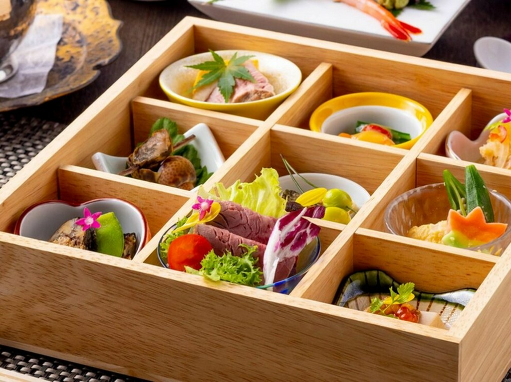 平日限定の昼会席も人気！　季節の滋味に憩う本物の贅沢が叶う