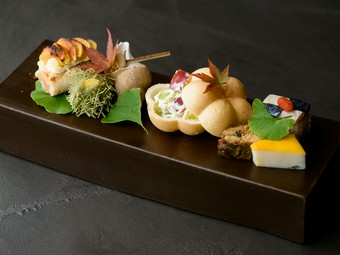 食材への自由闊達なアプローチで新たな美味を供する『前菜』