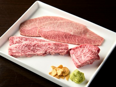 満足度抜群。オススメ部位を食べ比べできる『本日の3種盛り』