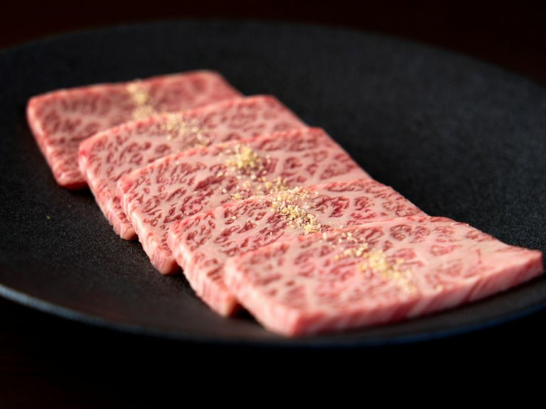 メインのお肉・ホルモンに、旬の食材もこだわりのセレクト