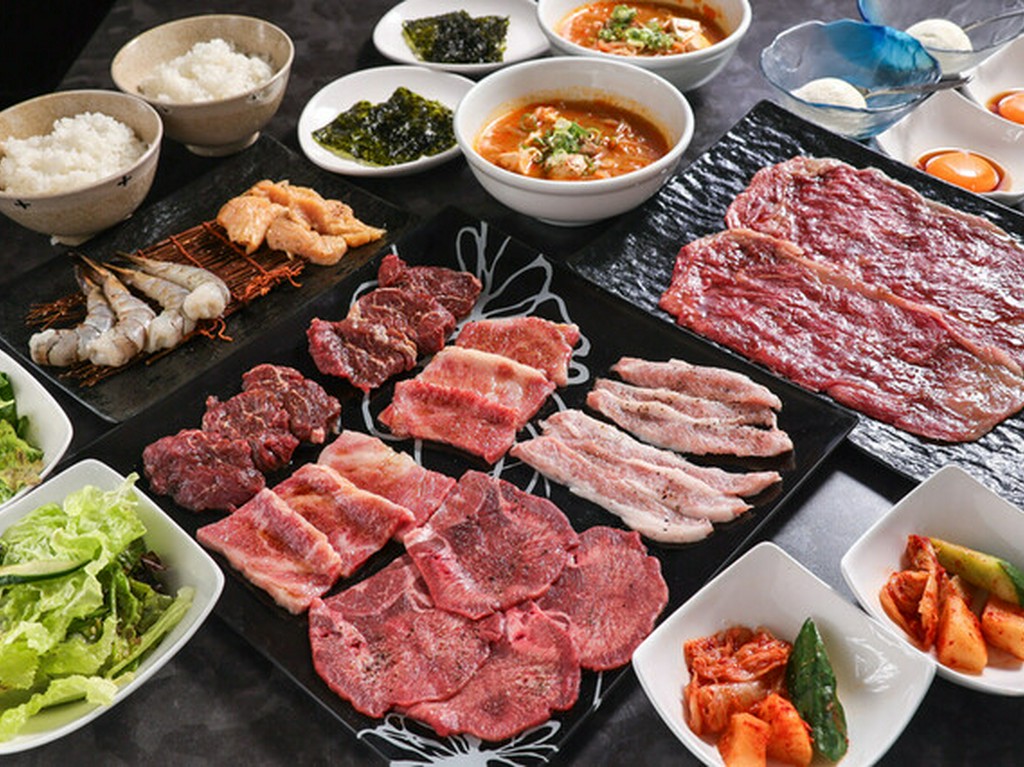 あっさりした脂身、肉本来の旨み、甘み。こだわりの食材を用意