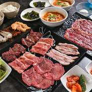 【焼肉　牡丹園】では、こだわりの食材を用意しています。神戸牛・黒毛和牛・信州産豚など、店主が選び抜いたものばかり。あっさりした脂身・肉本来の旨み・甘みを堪能できます。
