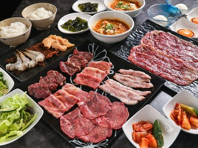 あっさりした脂身、肉本来の旨み、甘み。こだわりの食材を用意