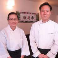 最高級の肉質、状態を選んでの仕入れはもちろん、丁寧に美しく盛り付けることを心がけています。また、笑顔の溢れる清々しい接客で、居心地のよい店づくりをしています。