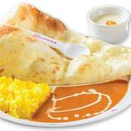 ・甘口カレー1種類・ハーフナン・ライス・デザート・ドリンク（ランチタイム550円ディナータイム650円）