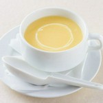 ・チキンスープ450円・トマトスープ450円・野菜スープ450円・豆スープ450円・トムヤムクンスープ1090円