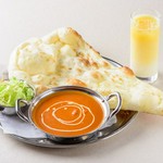 ・カレー1品(1～12より1品お選びください)・ナン又はライス(ナン又はライス食べ放題)・サラダ・ソフトドリンク（カレー大盛り＋150円）