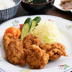 自家製の焼味噌ダレがおいしさの秘密『鶏ももスタミナ唐揚げ定食』