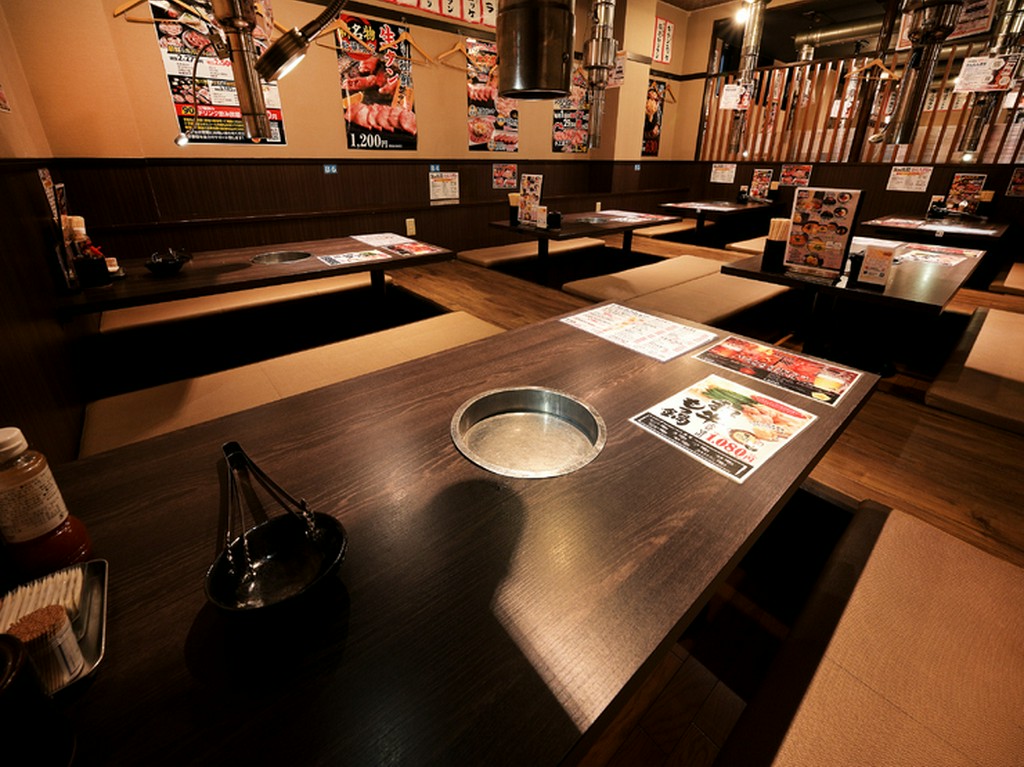 宴会にも最適。非接触オーダーと快適な席で至福の時間を