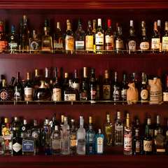 世界各国からピックアップされた、600種以上の厳選洋酒