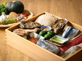 北海道の有機野菜や鮮魚、道産肉に加え、各地の上質食材が揃う