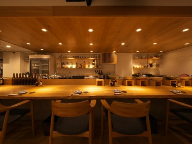 落ち着いた大人の雰囲気で二人の時間を