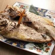 のどぐろの花藻塩焼き