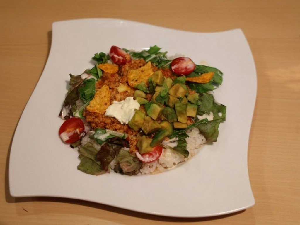 アボカドサワークリームタコライス