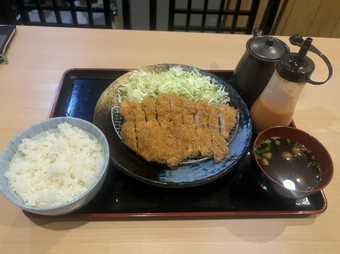 ロースカツ定食