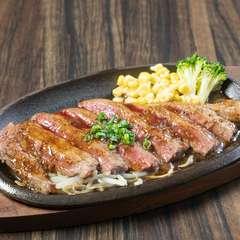 やわらかくて、赤身肉の旨みを堪能できる『エバスステーキ』