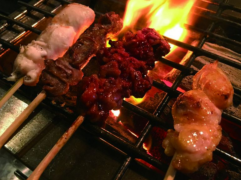 旨みたっぷりの上質な親鶏肉を備長炭で焼き上げて