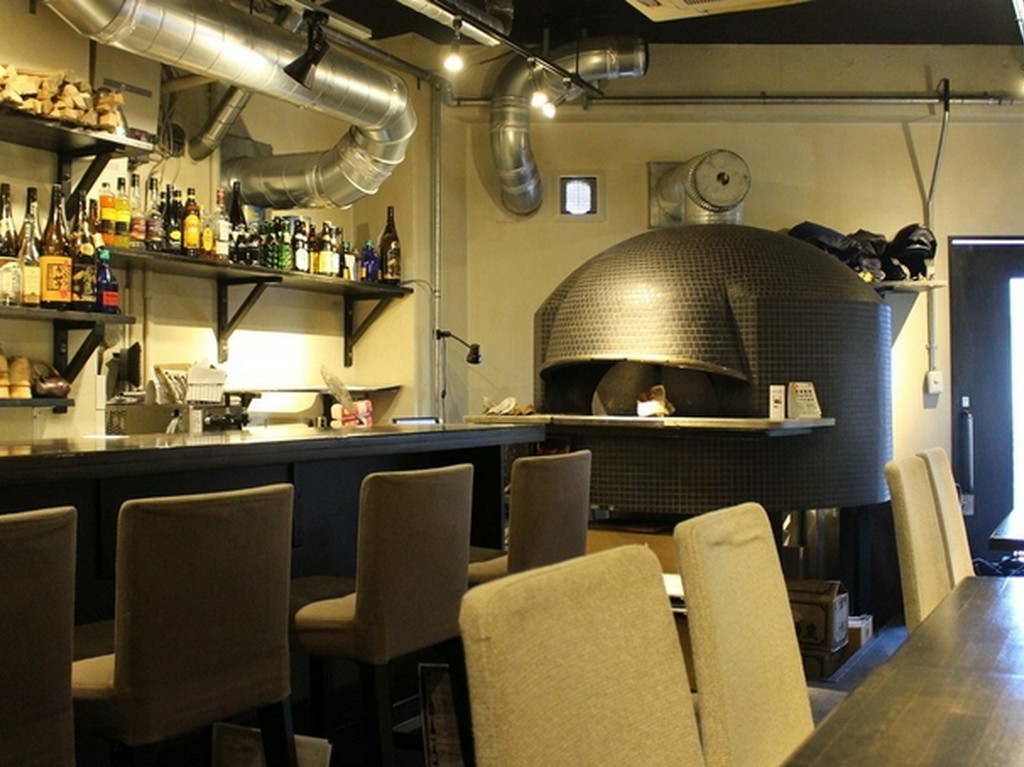 調理風景も楽しめる臨場感のあるカウンター席で、肩肘はらずに