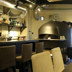 調理風景も楽しめる臨場感のあるカウンター席で、肩肘はらずに