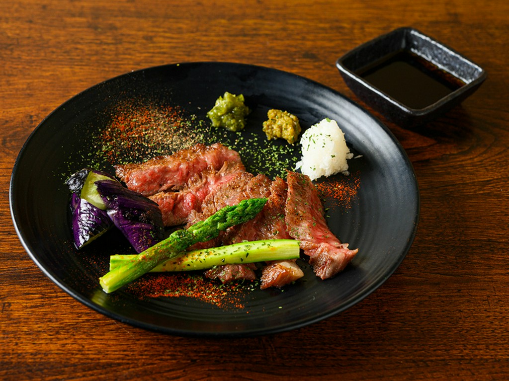 人気料理目白押しのコース。コース限定の飲み放題も必見