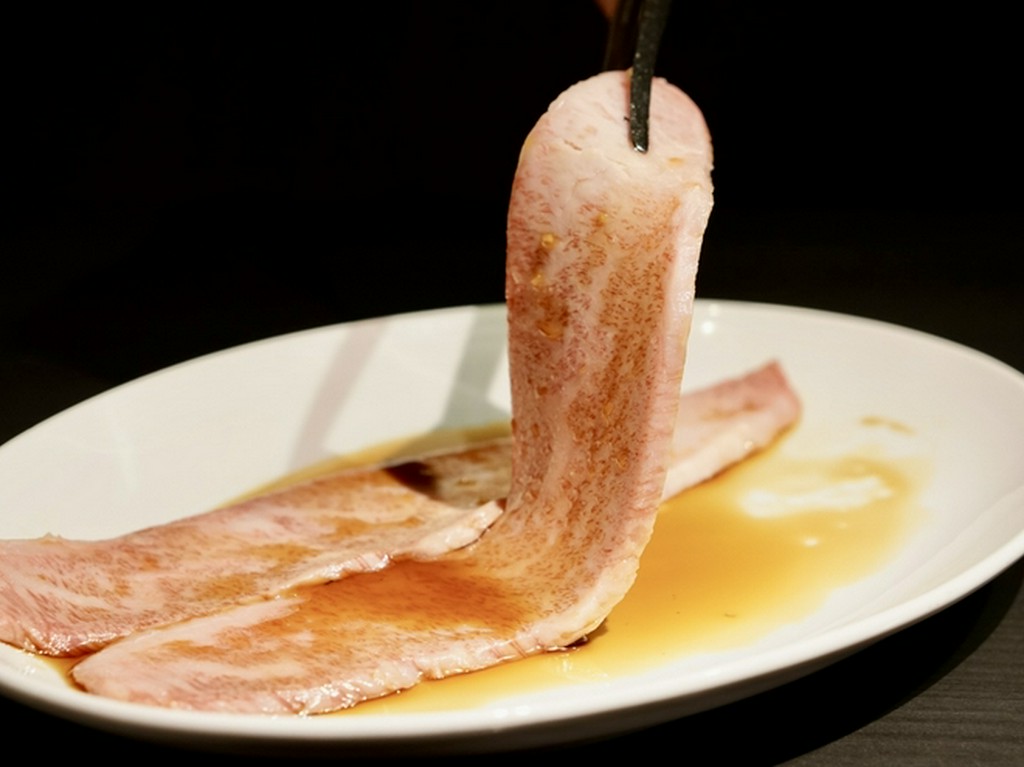 大根おろしで引き立たせるジューシーなカルビの旨み『HAJIMEカルビ』