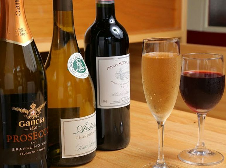 絶品料理とのマッチング。海外のワインを豊富にラインナップ