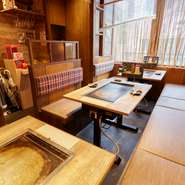 使い勝手抜群なテーブル席。女子会にも最適です。