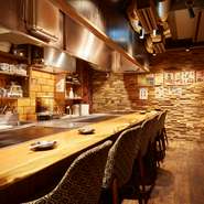 上質×カジュアルな雰囲気のカウンター席