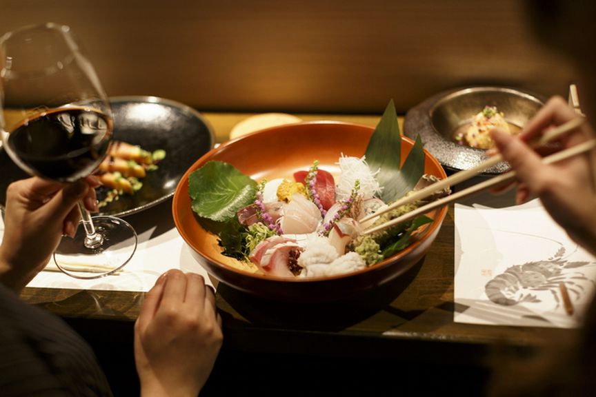 店主自ら市場で目利きして厳選する、旬魚の造り