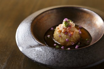 上品な味わいとなめらかな舌触り『蓮根まんじゅう　蟹身餡かけ』