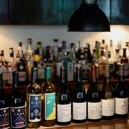 お酒も、北陸の食材を活かしたイタリアンに合わせてセレクト。ワインは、北陸のワイナリーから30点以上を用意。北陸の地酒も多数取り揃えています。