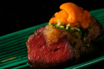 最上質な黒毛和牛、折々の大地の恵みで彩る『季節の肉と野菜』