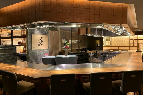 鉄板カウンター24席