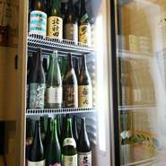 旬の食材・和の逸品と楽しみたい酒も充実。特に日本酒は全国から選りすぐりの銘柄46種類をピックアップ。日本酒好きにはたまらないラインナップとなっています。